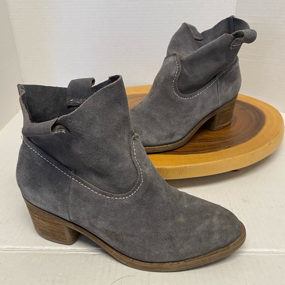 Carlos Santana Pull On Raw Leather Ankle Booties